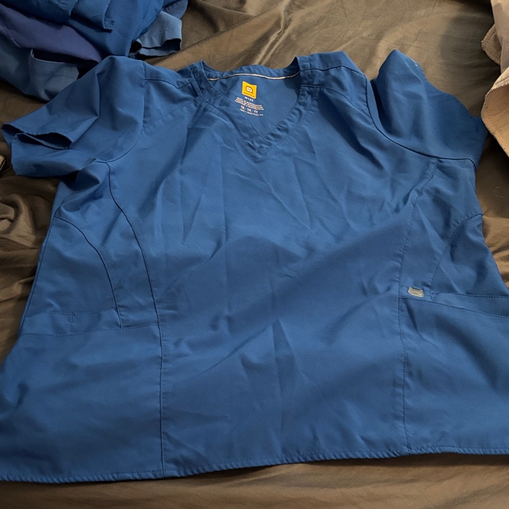 WonderWink scrub top royal blue
